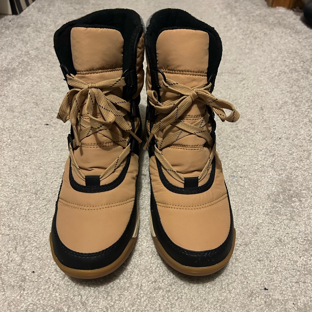 Sorel Women's Tan and Black Winter Boots